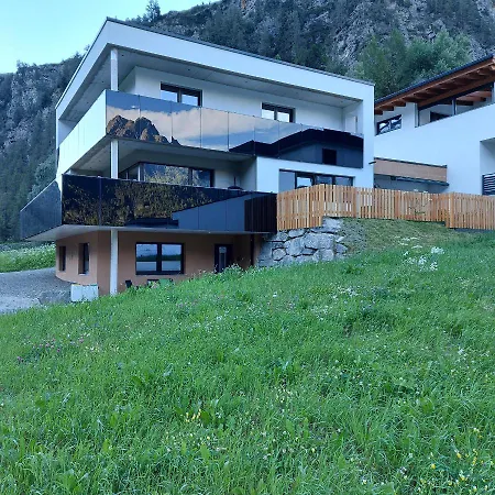 Montis Apartment